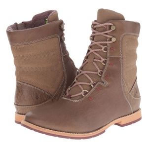 Ahnu Women's Chenery Lace Up Boot in Timberwolf